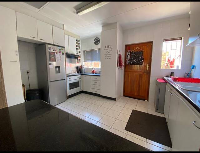 3 BEDROOM PROPERTY TO RENT IN NORKEM PARK